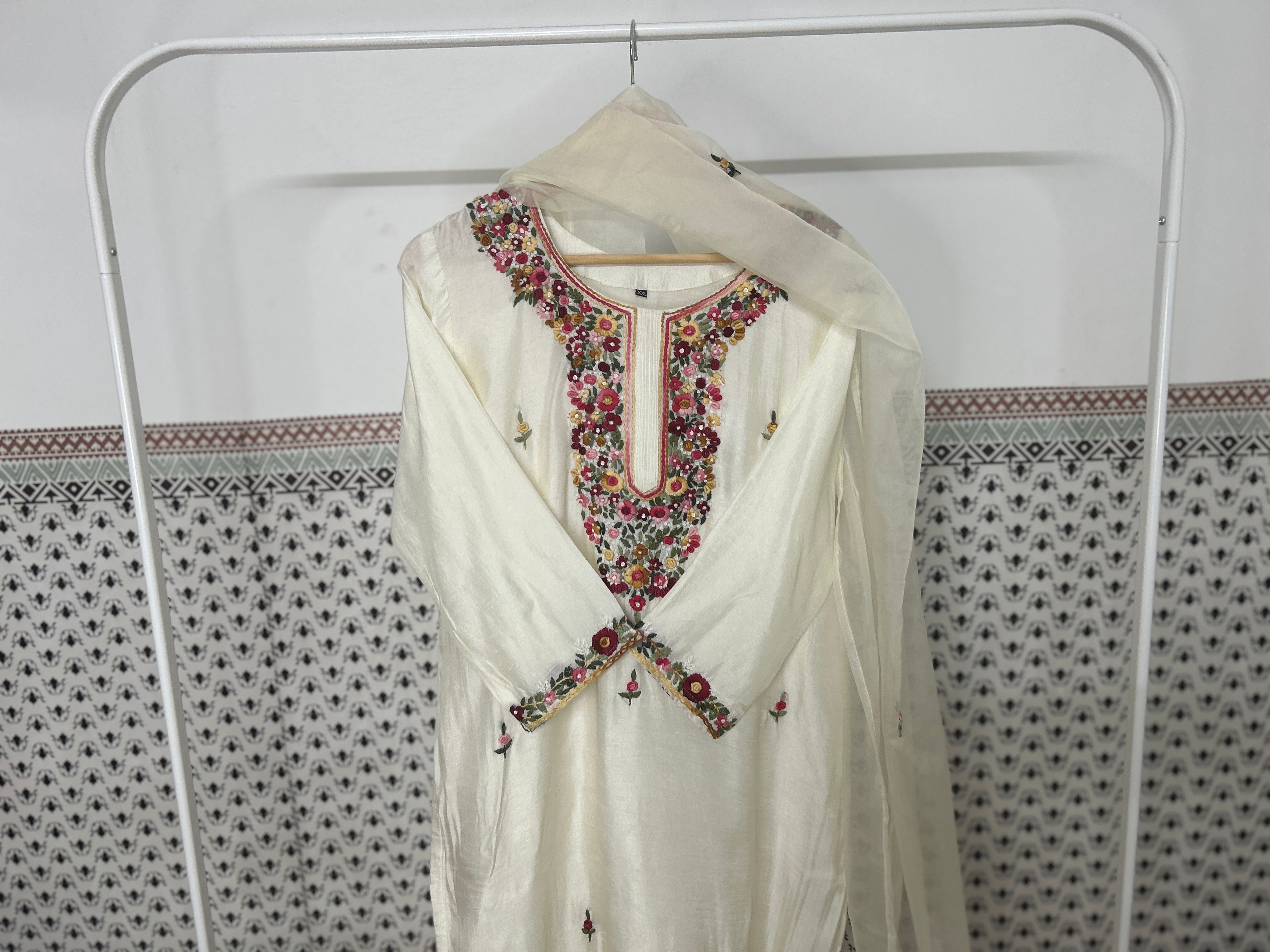 Off White French Knot  Straight Fit Kurti 3 Piece Suit