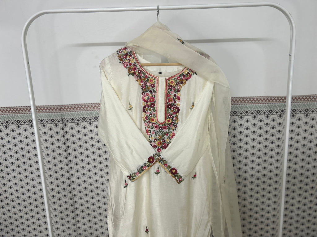 Off White French Knot  Straight Fit Kurti 3 Piece Suit